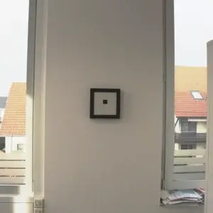 Die Framed Camera Obscura mit Wandhängung während der Aufnahme in einer Arztpraxis