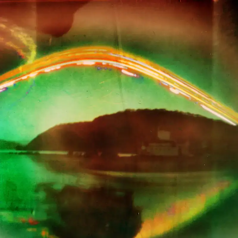 Das Bild zeigt einen elliptischen Verlauf der Sonne